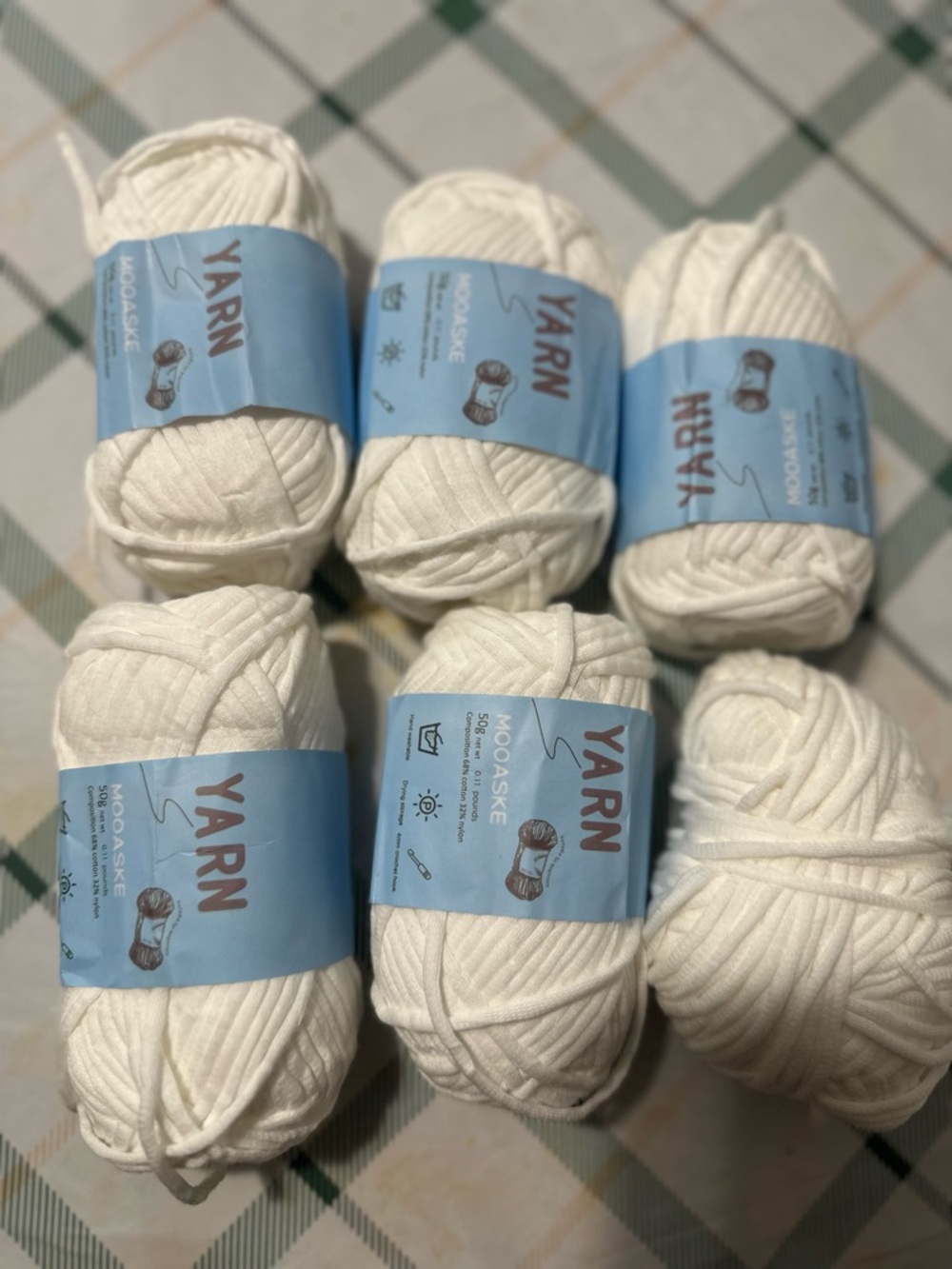 White Chunky Yarn Skeins - 6 Pack